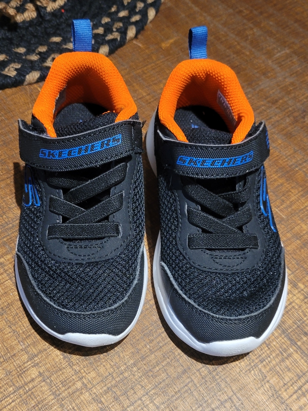 Skechers Kids Size 9 Sneakers
